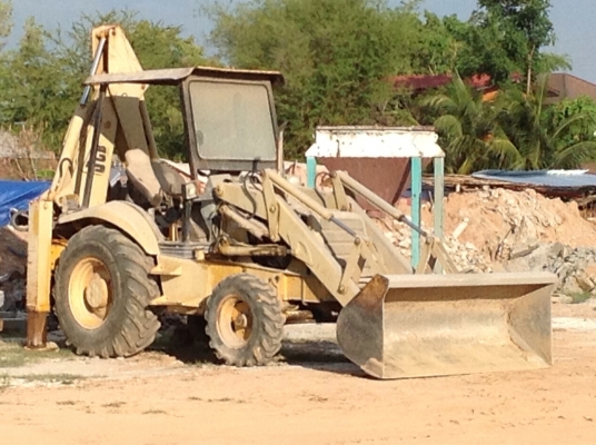 รถตักหน้าขุดหลัง JCB 3CX รถสวย พร้อมใช้งาน ลดราคาพิเศษเหลือเพียง 380,000 บาท.