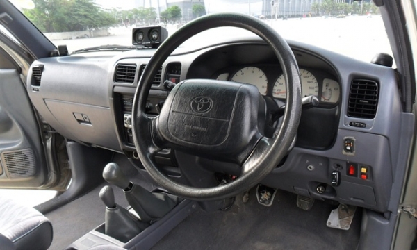 ขายโตโยต้า HILUX TIGER 4WD ปี43 ขายโตโยต้า HILUX TIGER 4WD ปี43