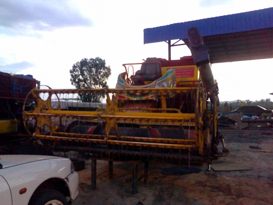 ขายรถเกี่ยว รุ่น เงินมี รุ่นใหม่ใหญ่กว่าเดิม สภาพพร้อมใช้