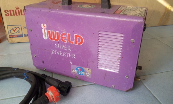 เครื่องเชื่อมระบบอินเวอร์เตอร์ ยี่ห้อ IWELD ขนาด 160A สภาพพร้อมใช้งานครับ เครื่องเชื่อมระบบอินเวอร์เตอร์ ยี่ห้อ IWELD ขนาด 160A สภาพพร้อมใช้งานครับ