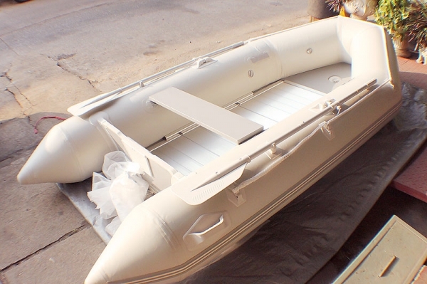 ขายเรือยางกู้ภัย เกาหลีแท้ TADPOLE ขนาด 3.3 เมตร หนา 1.2 มิล ขาย28000- 35000 ของใหม่ครับ