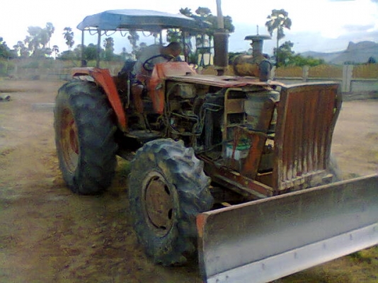 ขายรถไถยี่ห้อคูโบต้า2เพลา 89แรง(ขายตามสภาพ)รถใช้งานปรกติมาลองทดสอบได้ 280,000บาท