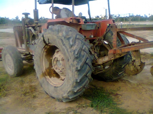 ขายรถไถยี่ห้อคูโบต้า2เพลา 89แรง(ขายตามสภาพ)รถใช้งานปรกติมาลองทดสอบได้ 280,000บาท