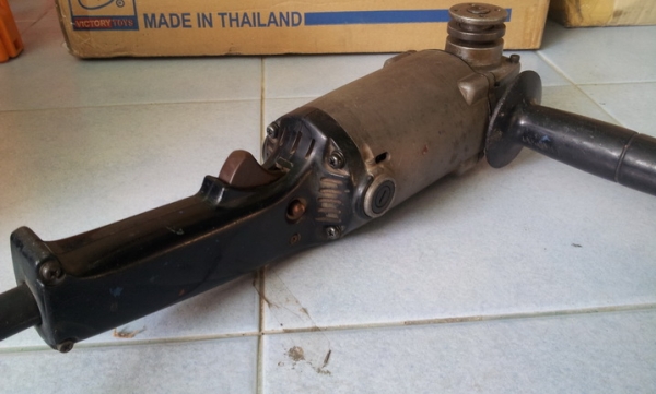 เครื่องเจียร์ makita รุ่น 9006N ใช้ใบขนาด 6นิ้ว สภาพพร้อมใช้งานครับ เครื่องเจียร์ makita รุ่น 9006N ใช้ใบขนาด 6นิ้ว สภาพพร้อมใช้งานครับ