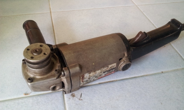 เครื่องเจียร์ makita รุ่น 9006N ใช้ใบขนาด 6นิ้ว สภาพพร้อมใช้งานครับ เครื่องเจียร์ makita รุ่น 9006N ใช้ใบขนาด 6นิ้ว สภาพพร้อมใช้งานครับ