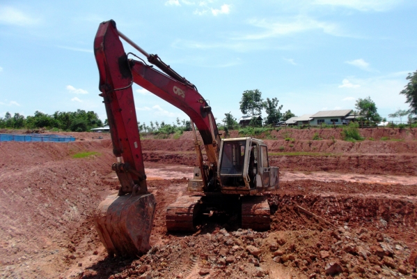 ขายด่วนรถแบคโฮชูมิโตโม้เอฟทู2.8รถสภาพพร้อมใช้งาน
