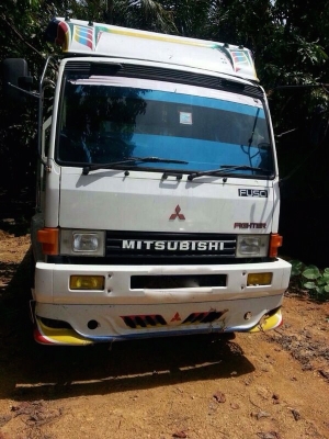 รถแบคโฮ KOBELCO  SK200 - YN12  /  รถมิตซู  10 ล้อ ท้ายลาด เปลื่ยนเครื่อง  195 แรงม้า.  ( ขาย 2 รายการ. )   สนใจติดต่อ 081 - 6079515