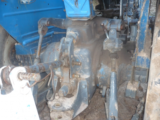 ขายรถไถ FORD 60แรง ต่รองได้คุยกันได้ ขายได้ขายครับ