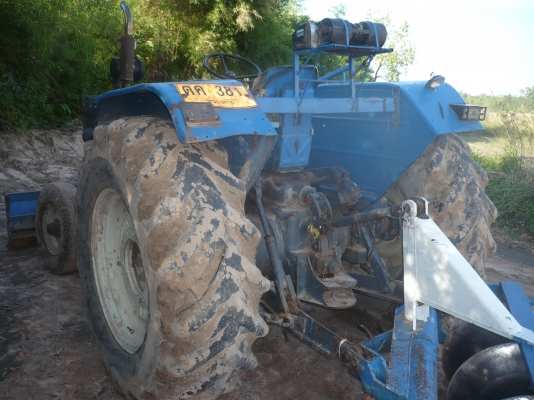 ขายรถไถ FORD 60แรง ต่รองได้คุยกันได้ ขายได้ขายครับ