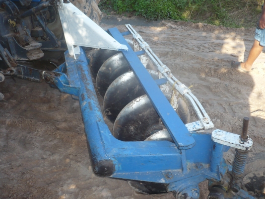 ขายรถไถ FORD 60แรง ต่รองได้คุยกันได้ ขายได้ขายครับ