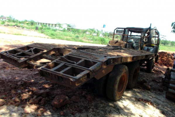 ขายด่วนรถเทนเลอร์ขึ้นแบคโฮ200ได้หัว2หัวหลงตาเหลี่ยม