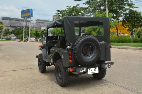 ขาย JEEP WILLY สีเขียวทหาร (ปรับราคาเหลือ 300,000 บาท)