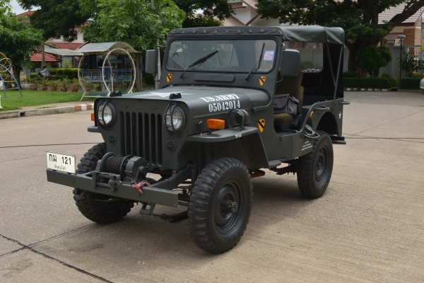 ขาย JEEP WILLY สีเขียวทหาร (ปรับราคาเหลือ 300,000 บาท)