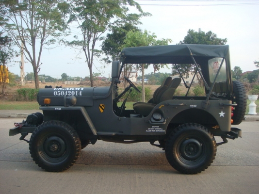 ขาย JEEP WILLY สีเขียวทหาร (ปรับราคาเหลือ 300,000 บาท)