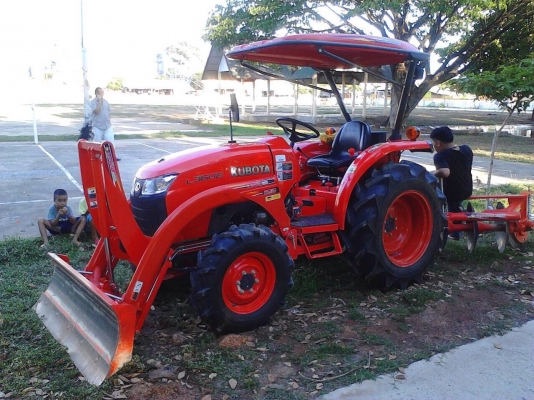 ขายรถไถ L 3608 สภาพป้ายแดงใช้งาน 137 ชั่วโมง ขายรถไถ L 3608 สภาพป้ายแดงใช้งาน 137 ชั่วโมง