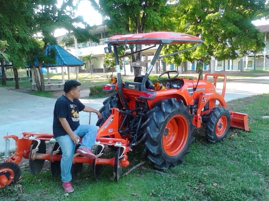ขายรถไถ L 3608 สภาพป้ายแดงใช้งาน 137 ชั่วโมง ขายรถไถ L 3608 สภาพป้ายแดงใช้งาน 137 ชั่วโมง