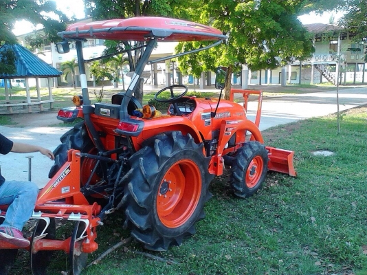 ขายรถไถ L 3608 สภาพป้ายแดงใช้งาน 137 ชั่วโมง ขายรถไถ L 3608 สภาพป้ายแดงใช้งาน 137 ชั่วโมง