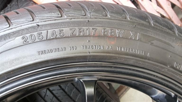 ล้อแม็กซ์ ขอบ17 advance racing ยังใหม่มาก