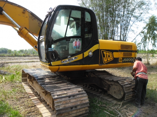 ขายรถแบคโฮ JCB รุ่น JS200 เดิมๆเอกสารเล่มทะเบียน