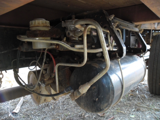 ขายรถบรรทุกรถแบคโฮ 2 เพลา NISSAN UD CW41M ทะเบียนแจ้ง ม.79