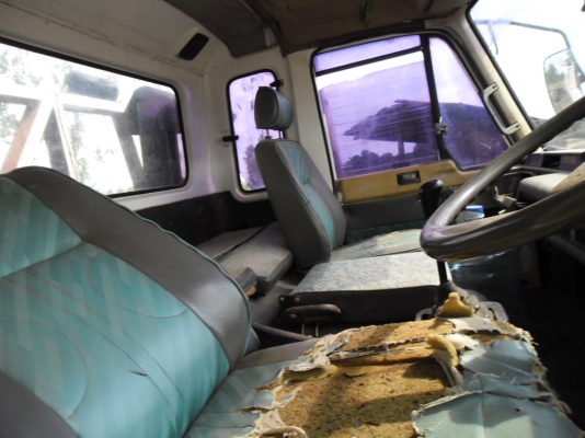 ขายรถบรรทุกรถแบคโฮ 2 เพลา NISSAN UD CW41M ทะเบียนแจ้ง ม.79