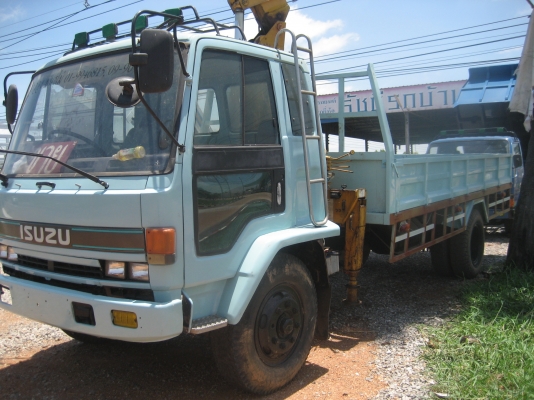 อีชูชุ  rocky 175 แรง เครน   3 ตัน 810,000 บาท