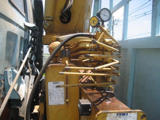 อีชูชุ  rocky 175 แรง เครน   3 ตัน 810,000 บาท