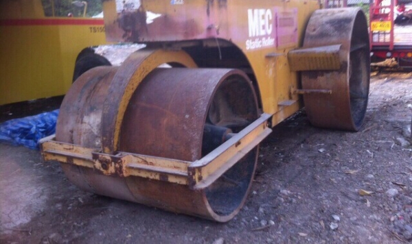 ขายด่วนรถบดสามล้อเหล็กSAKAI KD7610 ขายตามสภาพ เครื่องเกียร์ใช้งานได้ปกติ หรือต้องการอะไหล่ชิ้นไหนบอกได้ครับ