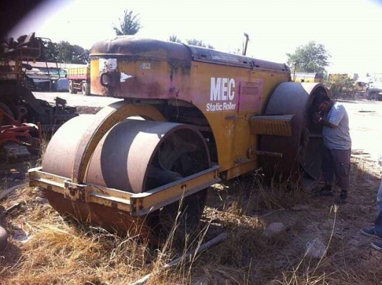 ขายด่วนรถบดสามล้อเหล็กSAKAI KD7610 ขายตามสภาพ เครื่องเกียร์ใช้งานได้ปกติ หรือต้องการอะไหล่ชิ้นไหนบอกได้ครับ