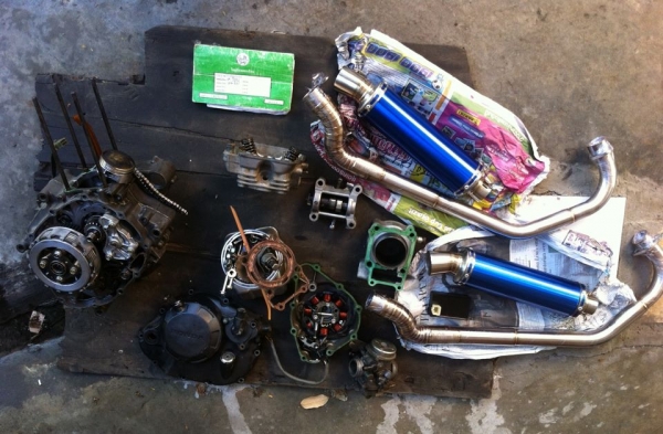 ะเบิดอะไหล่sonic125ของดีราคาถูก เข้ามาดูก่อนคับ สอบถามได้0825671760ข้อเหวี่ยง800เสื้อเดิม500ฝา500แคม200ฝาครอบวาล์ว 250 เกียร์เดิมยกชุด600รังครัช300กล่องไฟแต่ง1100ท่อสูตร2xxxของใหม่ คาร์บูเนียนๆ มัดไฟ+พันเซอร์500 แคร้งกลาง300ครอบเครื่องด้านจานไฟ300ด้านครัช