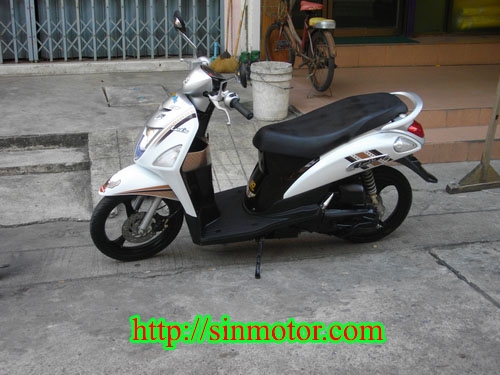 ขาย Suzuki Let's หัวฉีด ล้อแม็ก รถ8เดือน เครื่องเลิศ ประกันศูนย์5ปี ราคา 22500 บาท
