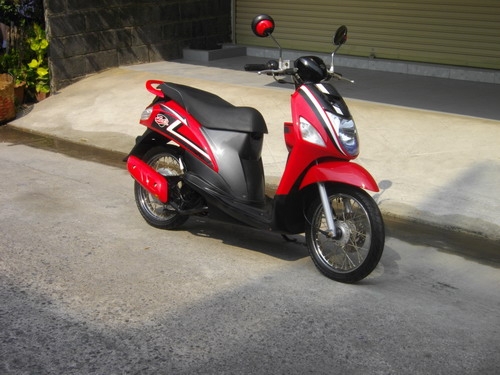 ขาย Let's หัวฉีด สีแดง-ดำ สวยสดน้องๆป้ายแดง เครื่องเทพ98\% ประกันศูนย์5ปี ราคา 21000 บาท