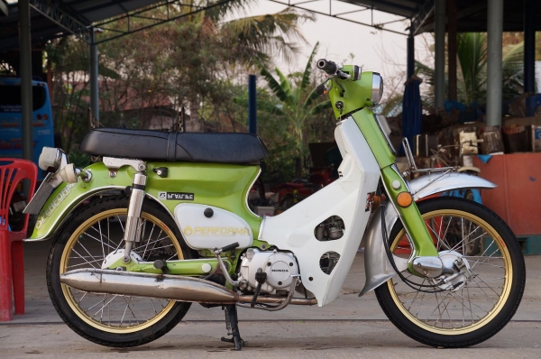 RYUKA 110 ทะเบียนพร้อมโอน ภาษี พ ร บ 2557 รถแต่งใส่ อะไหล่ C 70 เป็นบางชิ้น ครับ เครื่องดี มากมาก สตาทร์มือ ระบบไฟติดครบ มีบังโซ่ให้ครับ ยังไม่ได้ใส่ โดยรวมพร้อมใช้ครับ