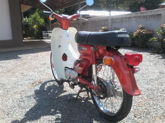 ขาย C70k2 เล่มทะเบียนไม่โอนเครื่องเดิมเก็บสีใหม่คันสตาร์ทคันเกียร์ไม่เชื่อมโครงไม่มีผุ ขาย 9500 บาท