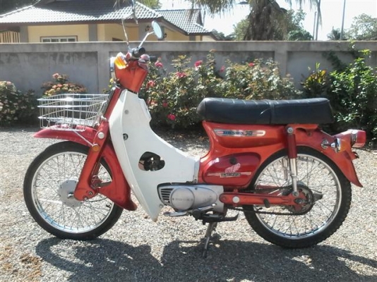 ขาย C70k2 เล่มทะเบียนไม่โอนเครื่องเดิมเก็บสีใหม่คันสตาร์ทคันเกียร์ไม่เชื่อมโครงไม่มีผุ ขาย 9500 บาท