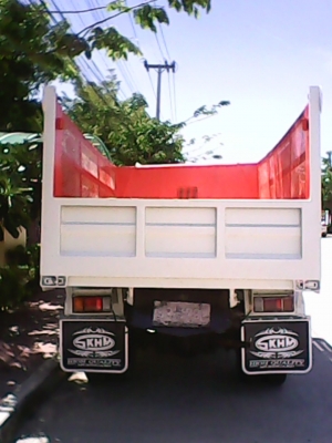 รถบรรทุกดั้ม