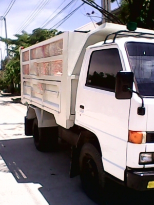 รถบรรทุกดั้ม