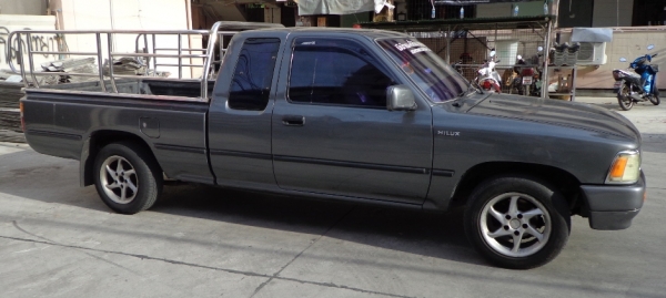 1994 TOYOTA, HILUX MIGHTY-X 2.5 สีเทา เกียร์ธรรมดา พวงมาลัยพาวเวอร์
