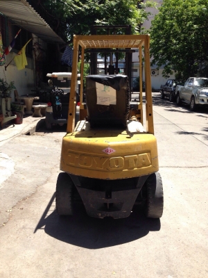 โฟลค์ลิฟ2ตันโตโยต้าเบนซิน