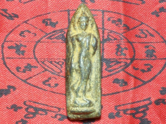 พระปรางลิลา เนื้อชินสนิมแดง เก่ามาก แต่ยังสวยงามด้วยคุณค่า