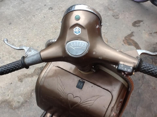 Ya vespa shop เสนอขาย vespa sprint Italy 29000฿ (รถศูนย์ดี ไม่เอียง )