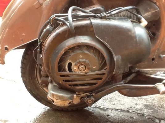 Ya vespa shop เสนอขาย vespa sprint Italy 29000฿ (รถศูนย์ดี ไม่เอียง )