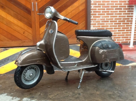 Ya vespa shop เสนอขาย vespa sprint Italy 29000฿ (รถศูนย์ดี ไม่เอียง )