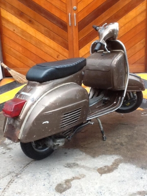 Ya vespa shop เสนอขาย vespa sprint Italy 29000฿ (รถศูนย์ดี ไม่เอียง )