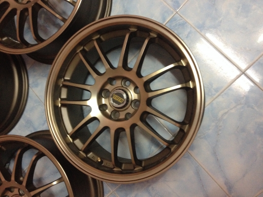 ขายแม็ก RE30 ขอบ17 กว้าง7นิ้วET42 4รู100/114 สภาพสวยมาก ใส่ได้แค่2อาทิตย์ แม็กซื้อมาของใหม่แกะกล่อง แต่ขายเป็นมือสอง ไม่คดไม่ดุ้ง ไม่เคยทำสี ราคาเบาๆ9000บาท สนใจโทร0915195549 เดี่ยวโมบาย อยู่แถวบางพลี-กิ่งแก้ว