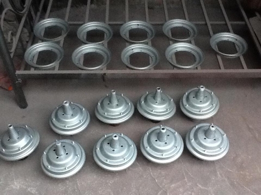 ya vespa shop เสนอ งานพ่นสีvespa ตัวจริง (ระวังงานสาดสี จากร้านที่ไม่ไดคุณภาพต่ำ) เสนอ งานพ่นสีvespa ตรงรุ่น ทุกรุ่น ประสพการณ์ จริง กว่า20ปี ในราคาเริ่มต้นที่ 7500฿ ดูงานเพิ่ม f. ya vespa shop LINE ya vespa 089-5067586ยะครับ