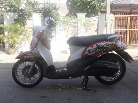 Yamaha Fino สีขาวแดง สวยเดิมๆ ใช้รักษา เล่มทะเบียนครบ Yamaha Fino สีขาวแดง สวยเดิมๆ ใช้รักษา เล่มทะเบียนครบ