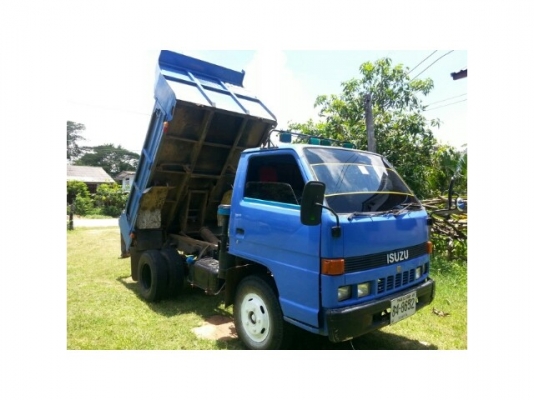 ขายISUZU NKR100แรง ดั้ม3คิว เครื่องดี แคชซีสวย ยางดีใช้ได้อีกนาน ภายในสวย เอกสารพร้อมโอน