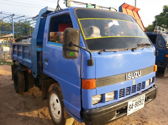 ขายISUZU NKR100แรง ดั้ม3คิว เครื่องดี แคชซีสวย ยางดีใช้ได้อีกนาน ภายในสวย เอกสารพร้อมโอน ขายISUZU NKR100แรง ดั้ม3คิว เครื่องดี แคชซีสวย ยางดีใช้ได้อีกนาน ภายในสวย เอกสารพร้อมโอน