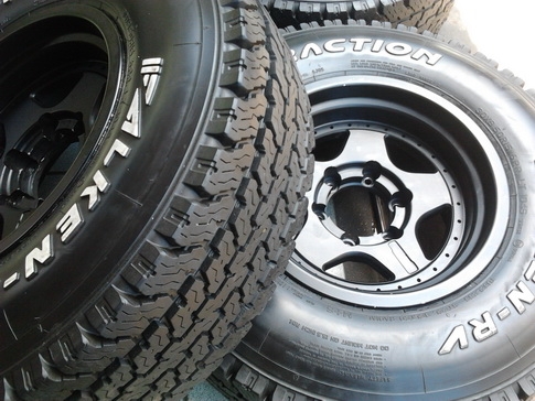 Max + Falken AT 30/9.5/15 สวยๆ 1ชุด